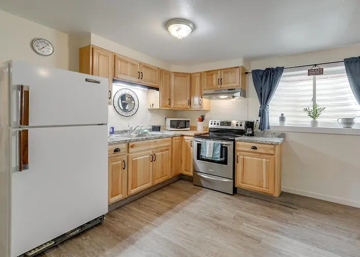 Modern Retreat: Near 4th Of July Parades! * Riverton