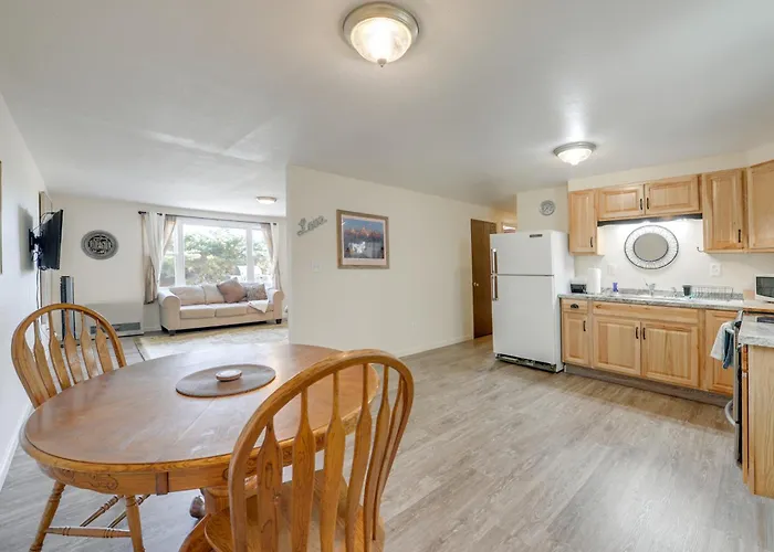 Modern Retreat: Near 4th Of July Parades! Riverton