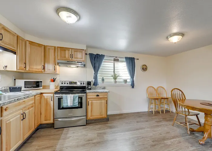 Modern Retreat: Near 4th Of July Parades! Apartment *